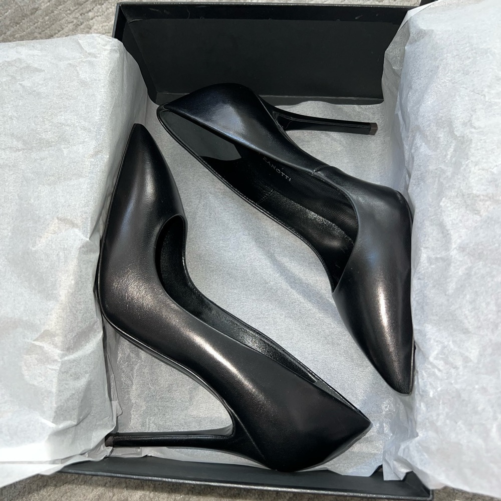 Giuseppe Black Pumps size 38.